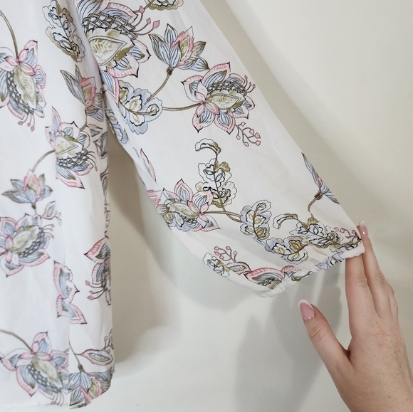 Adrienne Vittadini Floral Qomen Medium Long Sleeve V Neck Spring Summer Blouse - Picture 5 of 7